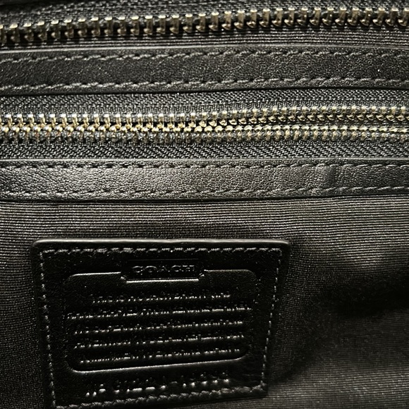 Women’s black leather coach handbag - Picture 6 of 10